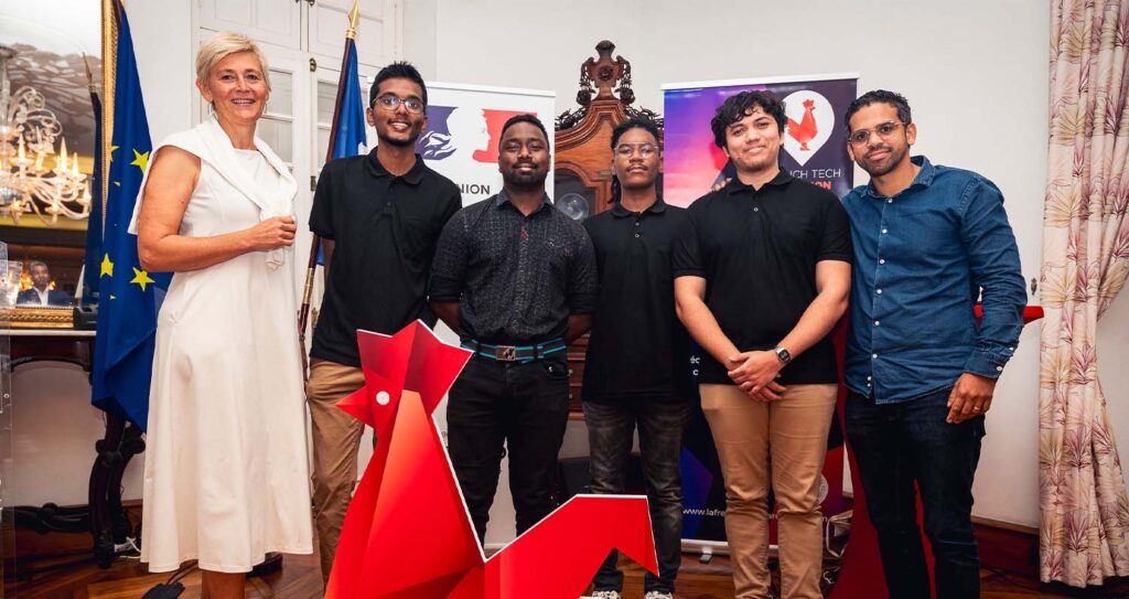 Victoire au hackathon Inov4Safe&nbsp;: Epitech La Réunion innove pour la gestion des risques cycloniques