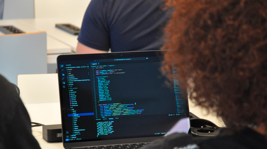 Un étudiant d’Epitech Marseille triomphe au Hackathon Coding Battle 2025